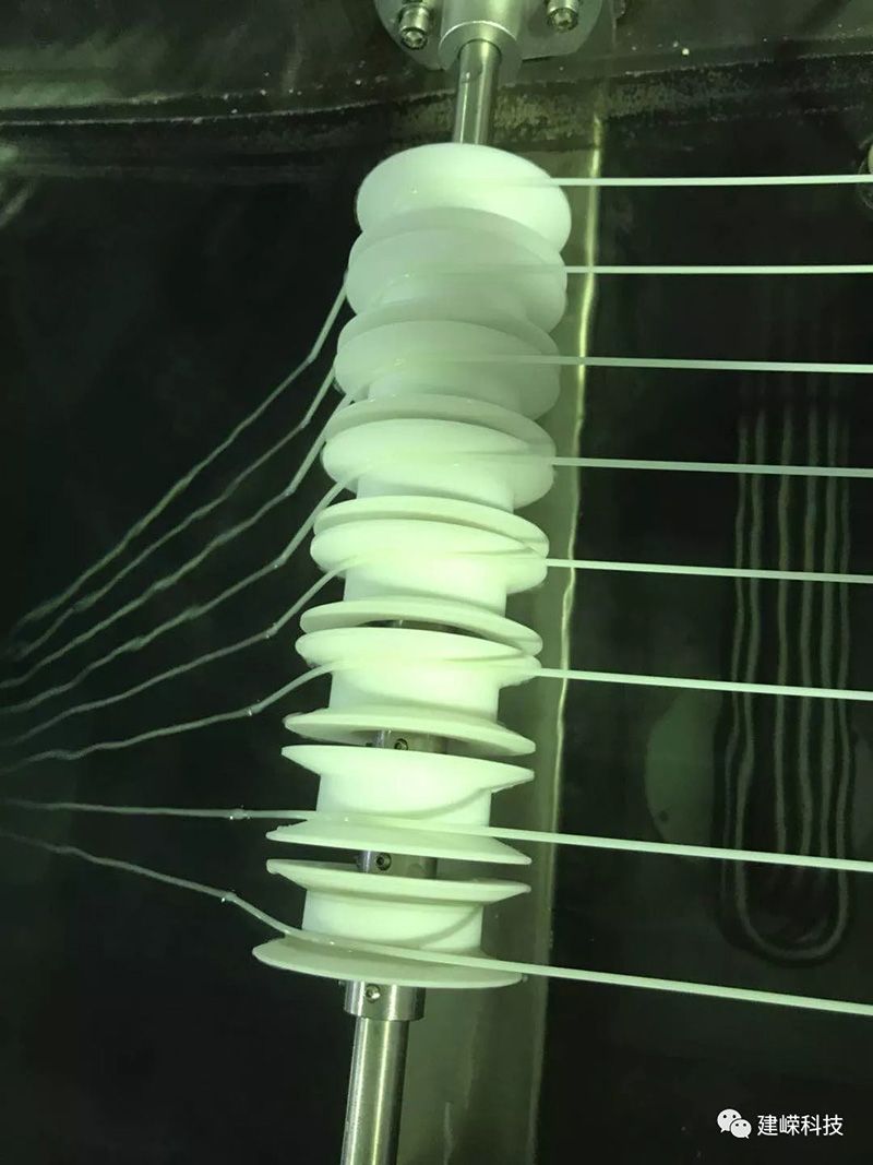 客戶現(xiàn)場紡絲驗(yàn)收，開機(jī)紡絲一氣呵成